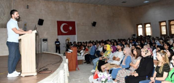 Ünlü Yazar Nusaybin'de KPSS adaylarıyla buluştu