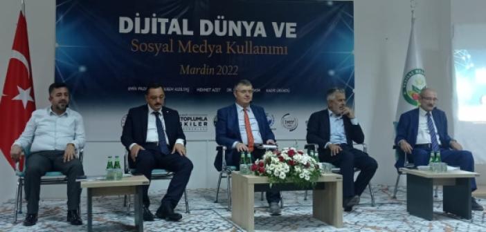 VİDEO / Dijital Dünya ve Sosyal Medya Kullanımı Yeşilli ilçesinde masaya yatırıldı