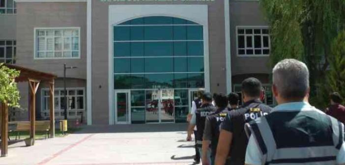 Burdur’da siber dolandırıcılığa 5 tutuklama