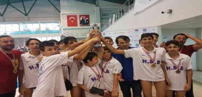 Hatay Büyükşehir Belediyesi, sutopunda şampiyon oldu