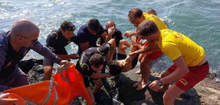 Karadeniz’de dalgalara kapılan genç dalgıç polisler tarafından kurtarıldı