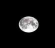 "Süper Ay" bulutların arasında görsel şölen sundu