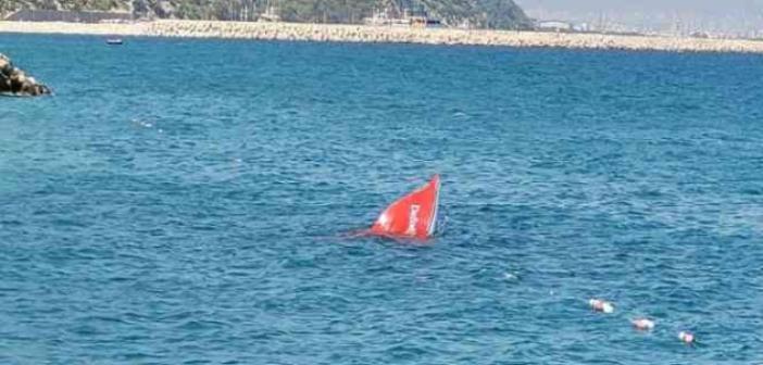 Antalya’da su alan sürat teknesi battı