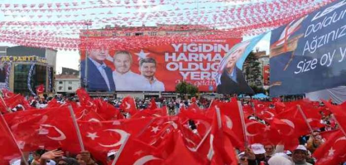 Erdoğan, Erol Olçok ve oğlu için kürsüde dua etti