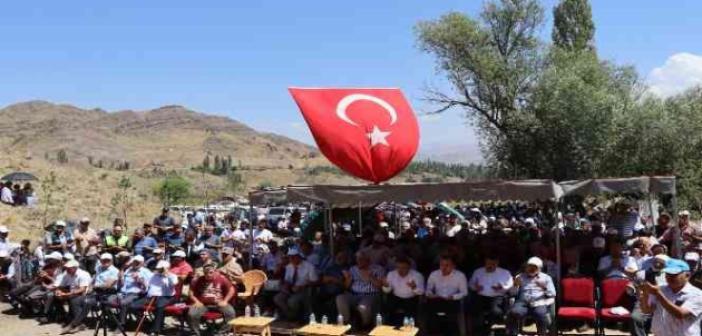 Aşık Sümmani doğduğu köyde düzenlenen şenlikle anıldı