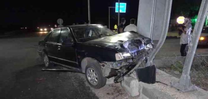 Kırıkkale’de iki otomobil çarpıştı: Aynı aileden 5 kişi yaralandı