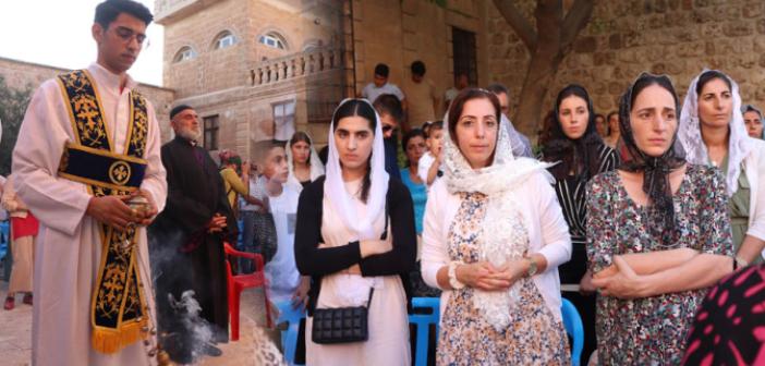 VİDEO- Süryaniler, Midyat'ta Meryem Ana'yı anıp dua etti