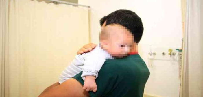 Vicdansız baba, eşini bıçaklayıp bebeğini kaçırdı, çok ağlayınca hastaneye bırakıp kaçtı