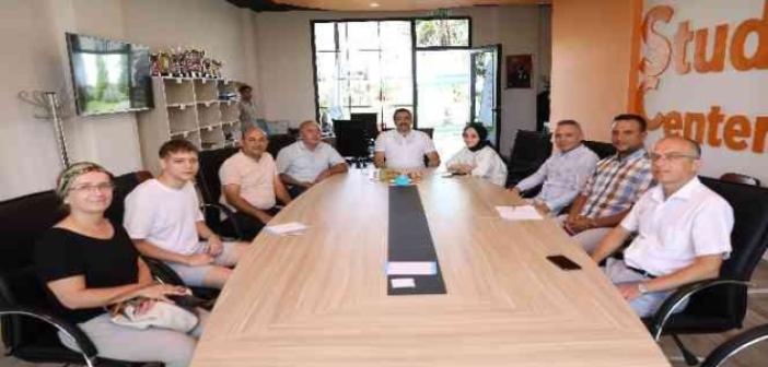 ALKÜ Rektörü Prof.Dr. Kalan, velilerle buluştu