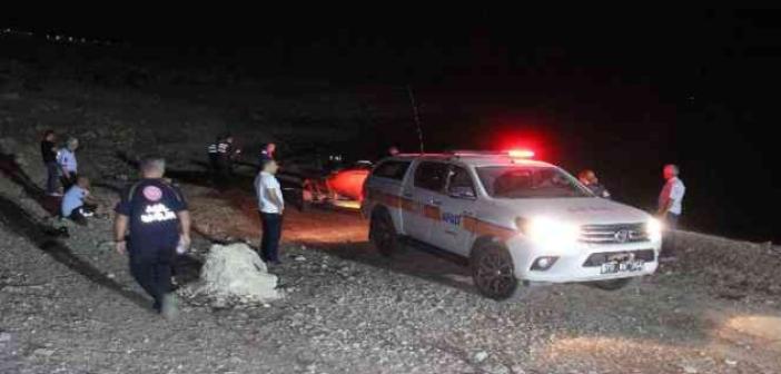 Karaman’da baraja düşen hafif ticari araç bulundu