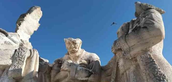 Ahilik Haftasına hazırlanılan Kırşehir’de, ‘Ahi Evran, Yunus Emre, Hacı Bektaş-ı Veli’ heykelleri parçalandı