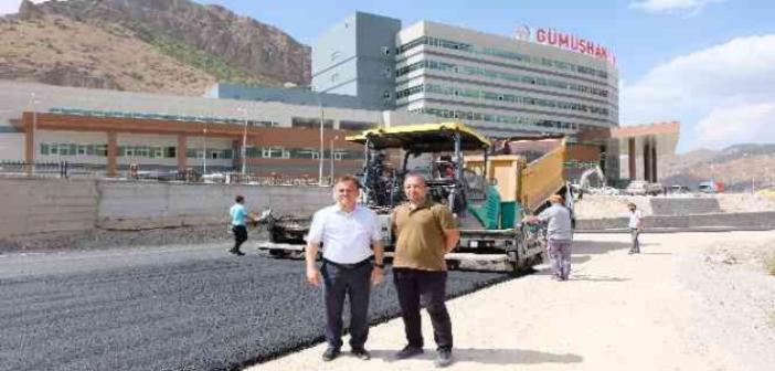 Gümüşhane Devlet Hastanesi’nin yolu asfaltlanıyor