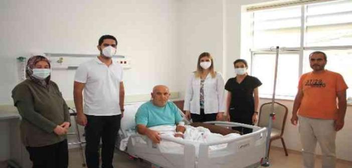 Kula Devlet Hastanesi’nde pandemi sonrası ilk diz protez ameliyatı