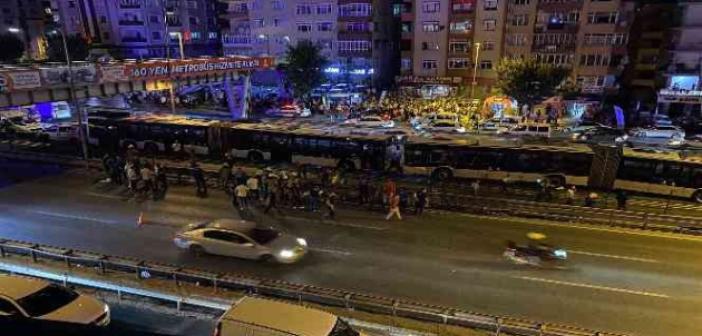 Avcılar’da metrobüsler kafa kafaya çarpıştı: 42 yaralı
