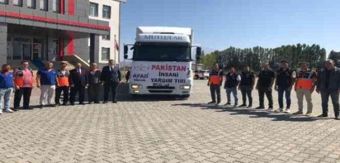 Iğdır’dan Pakistan’daki sel bölgesine yardım tırı gönderildi