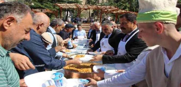 Amasya’da vatandaşlara ahi pilavı dağıtıldı