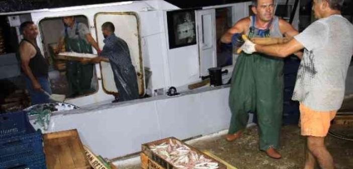 Akdeniz’den balıkçılar 24 saat sonra ilk avlarla döndü