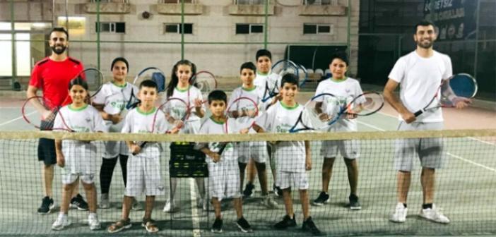 Nusaybin Tenis oynuyor