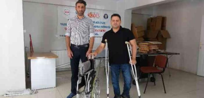 Banka çalışanları kendi aralarında para toplayıp tekerlekli sandalye bağışladı