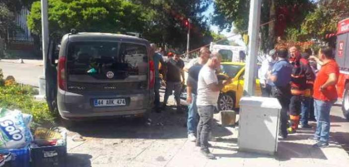 Malatya’da hafif ticari araç otomobille çarpıştı: 6 yaralı
