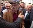 Amasya’da cami çıkışı yuhalanan Ahmet Davutoğlu sokakta vatandaşla tartıştı