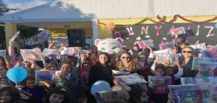 Muradiye’de '11 Ekim Dünya Kız Çocukları Günü' kutlandı