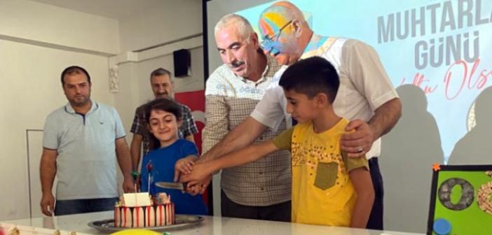 Nusaybin Eğitim Camiasından Muhtarlara Sürpriz Kutlama