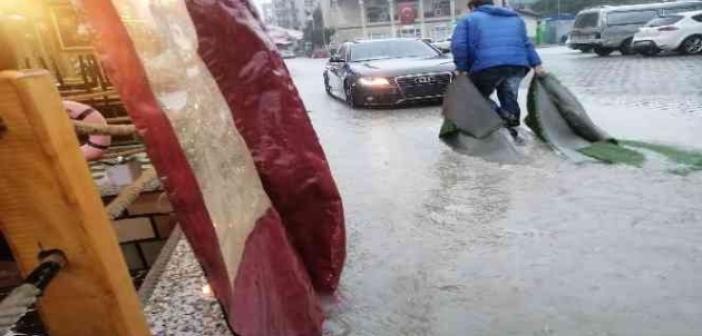 Arhavi’de şiddetli yağmur su taşkınlarına neden oldu