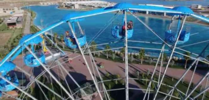 Berberde ağlayan çocuk lunaparkta dönme dolapta tıraş edildi