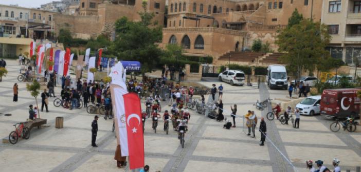 VİDEO - Mardin'de 'Eski Mardin Sokakları Ulusal Dağ Bisikleti Kupası' düzenlendi