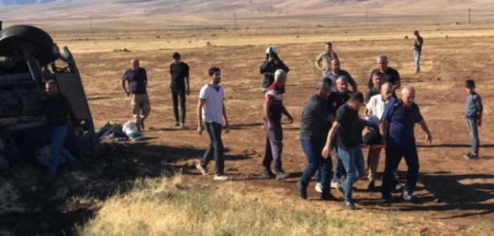 Nusaybin'de tır ile traktör kazasında 2 kişi yaralandı