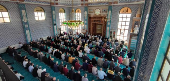 Seyyid Şükrü Akay Camii'nde ilk namaz kılındı