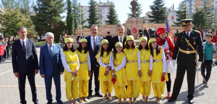 VİDEO - Midyat'ta 29 Ekim Cumhuriyet Bayramı kutlanıyor