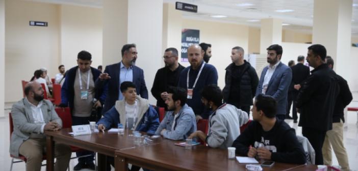 VİDEO - İlim Yayma Vakfı Mütevelli Heyeti Başkanı Bilal Erdoğan, Mardin'de gençlerle buluştu