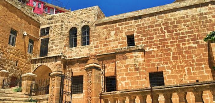 Mardin Hatuniye Medresesi (Sıtti Radviye) Nerede? Nasıl gidebilirim?