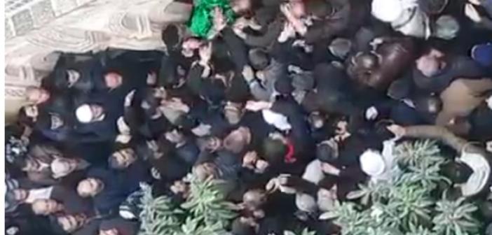 Şeyh Seyda'nın cenazesinde izdiham yaşandı! Ezilmekten son anda kurtuldular