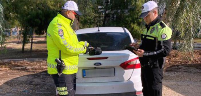 Ambulansı engelleyen sürücüye cezai işlem uygulandı