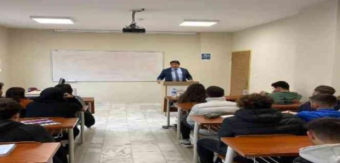 Muğla Üniversitesi Ormancılık Bölümü öğrencileri gelecekteki mesleklerinin inceliklerini duayenlerden dinledi