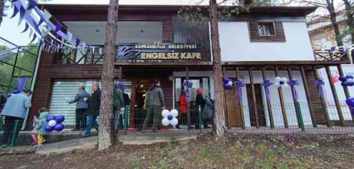 Engellilerin sosyalleşmesine yönelik hayata geçirilen ‘Engelsiz Kafe’nin açılışı yapıldı