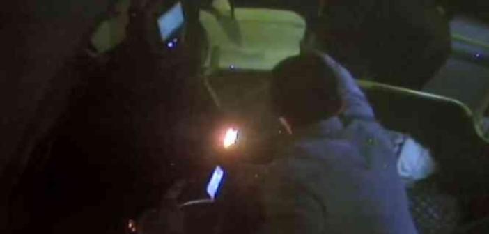Halk otobüsüne saldırı anbean güvenlik kamerasına yansıdı