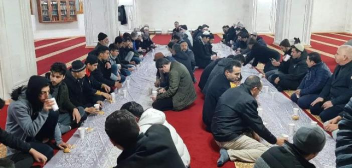 Gençler sabah namazında buluştu