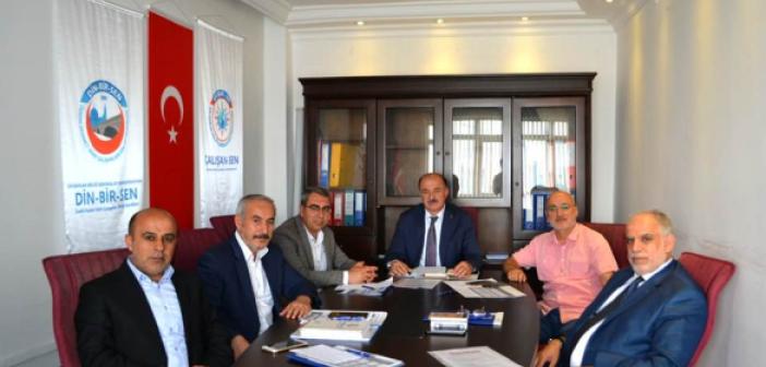 İMAMLARDAN peygamber düşmanlarına sert tepki