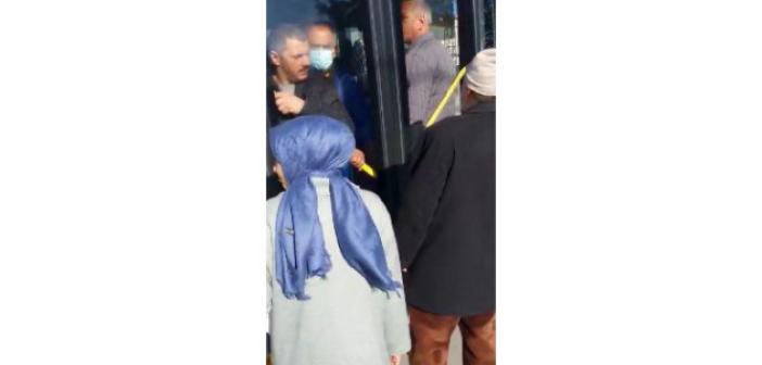 Hınca hınç dolu İETT otobüsüne binemedi isyan etti