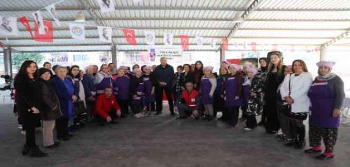Mezitli İstiklal Mahallesi kadın üretici pazarı açıldı