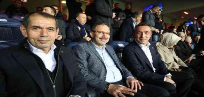 Bakan Kasapoğlu derbi başkanlarla beraber takip etti
