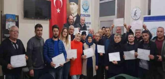Eskişehir’de ‘Arıcılık’ kursunu bitiren 30 kursiyere törenle sertifika belgeleri verildi