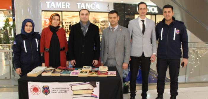 Kitap İyileştirir diyerek Karanlığa bir ışık da siz yakın!