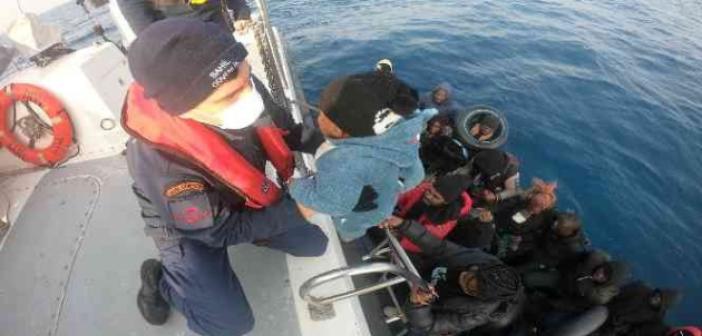 Yunanistan’ın ölüme ittiği 99 göçmen kurtarıldı