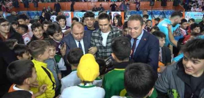 MKE Ankaragücü’nün futbolcuları Antalyalı ve Mujakic’e yoğun ilgi