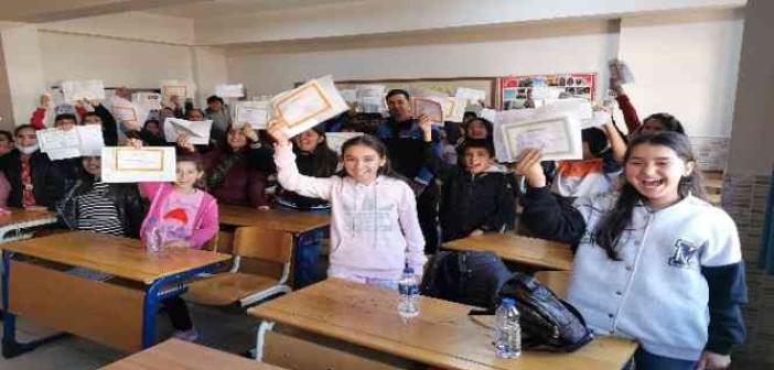 Aksaray’da 91 bin 745 öğrenci yarıyıl karnesini aldı